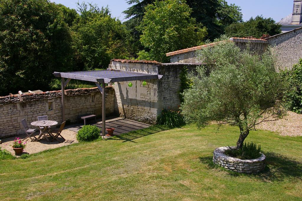 L'Olivier Monts-sur-Guesnes Exterior foto