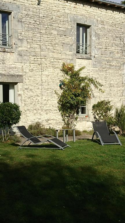 L'Olivier Monts-sur-Guesnes Exterior foto