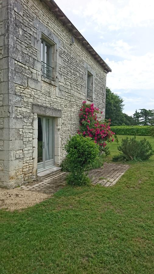 L'Olivier Monts-sur-Guesnes Exterior foto