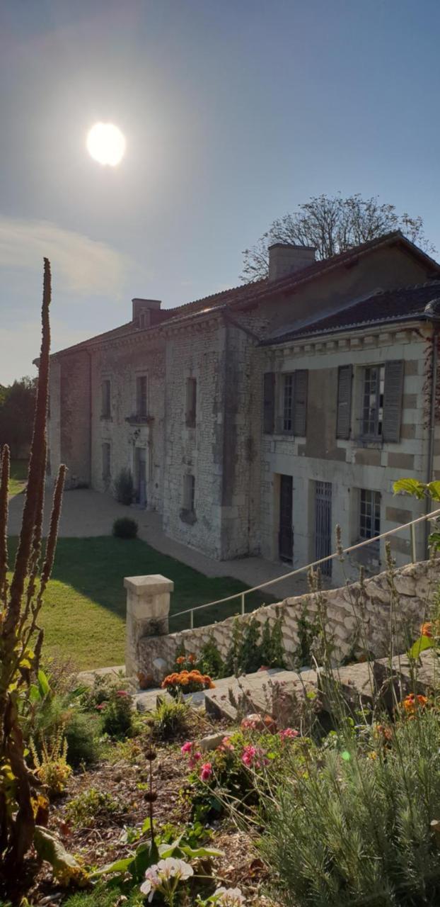 L'Olivier Monts-sur-Guesnes Exterior foto